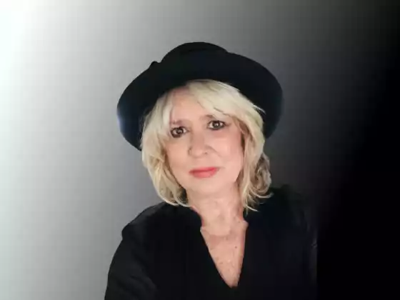 Landria Onkka,
                            Health & Wellness, Spirituality, Spirituality, Spirituality, Spirituality, Health & Wellness, Health & Wellness
                            Expert at Soulful Summit 2023: Utazás belül, kezdődjön!